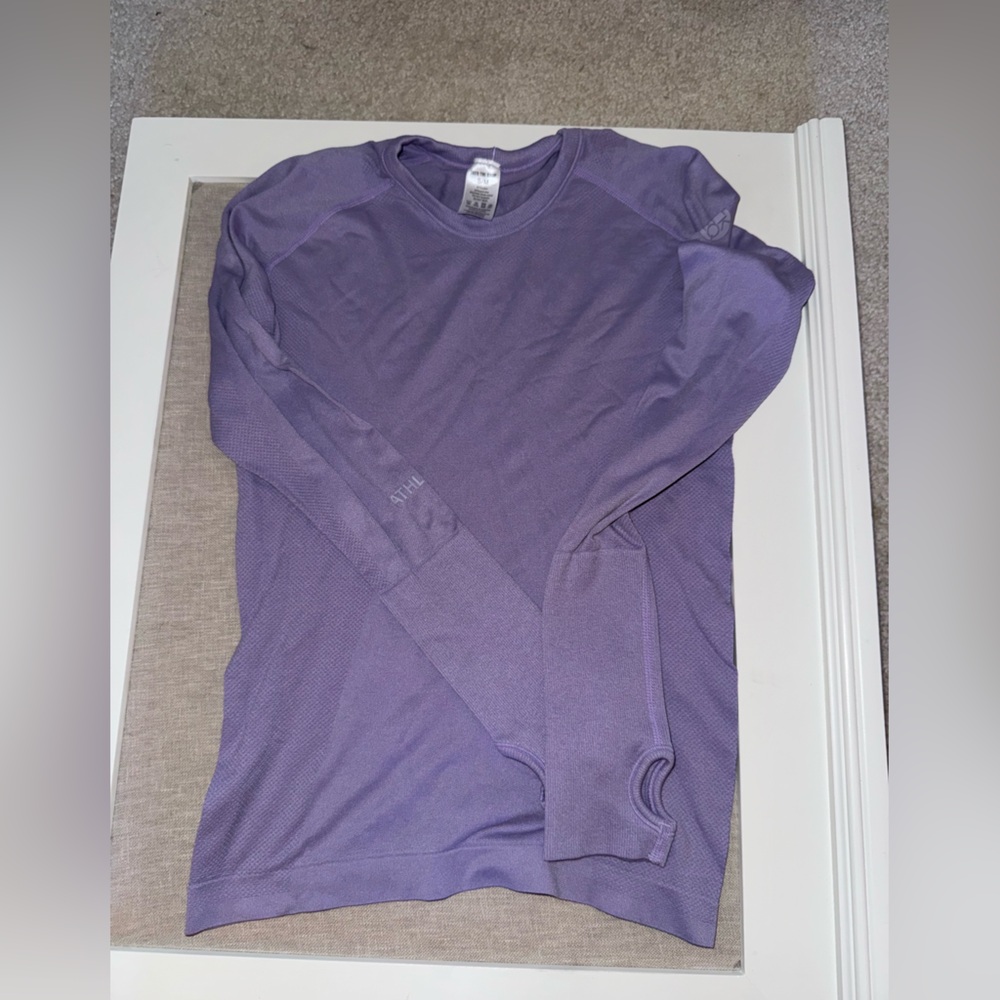 Tkeq Kennedy lavender long sleeve small medium